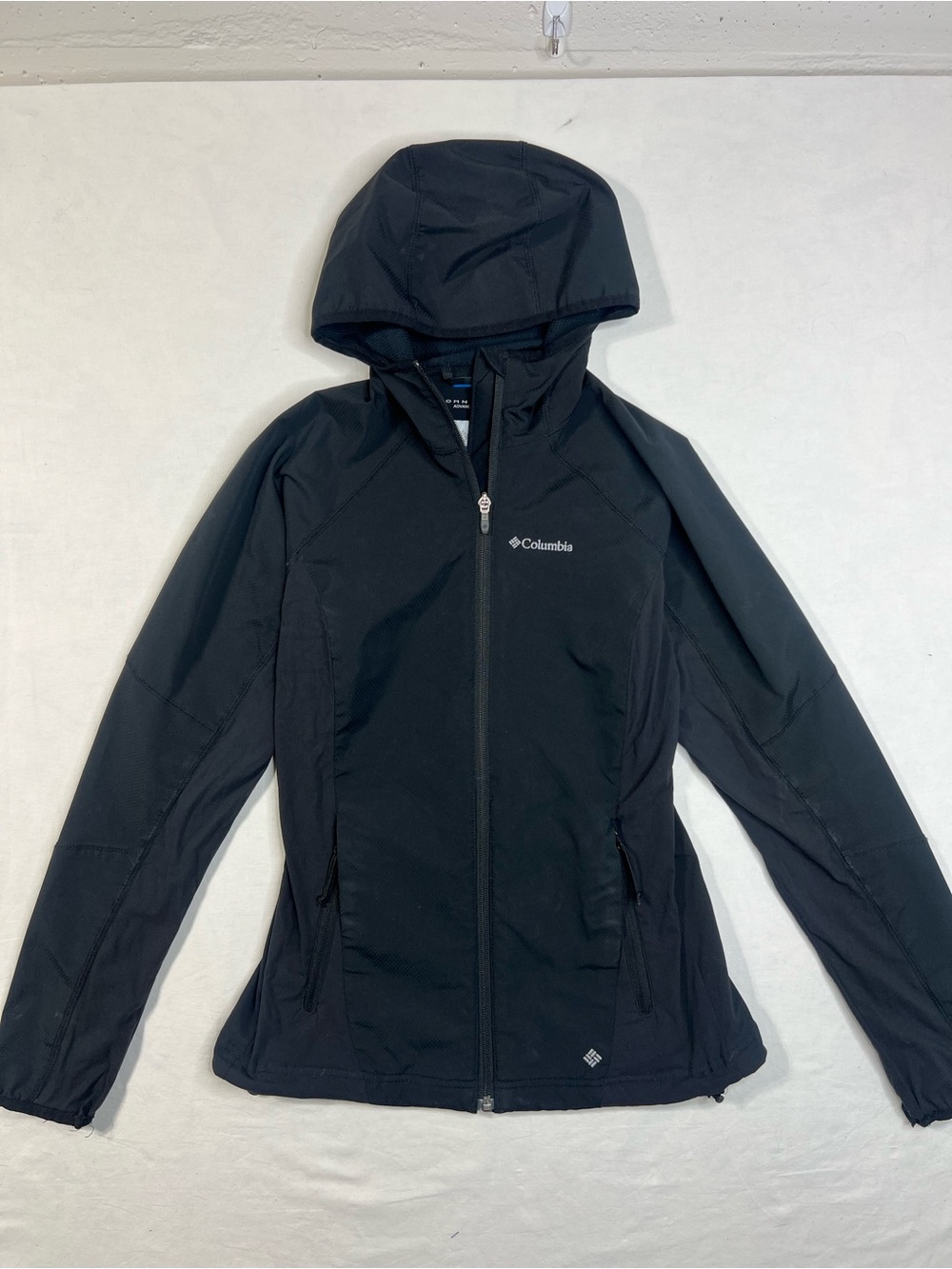 Columbia Women's Black Hooded Omni Shield Lightweight Softshell Zip Jacket